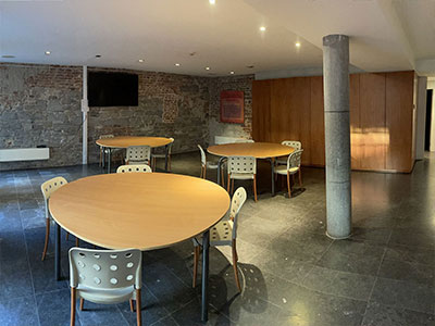 Salle vue sur parc